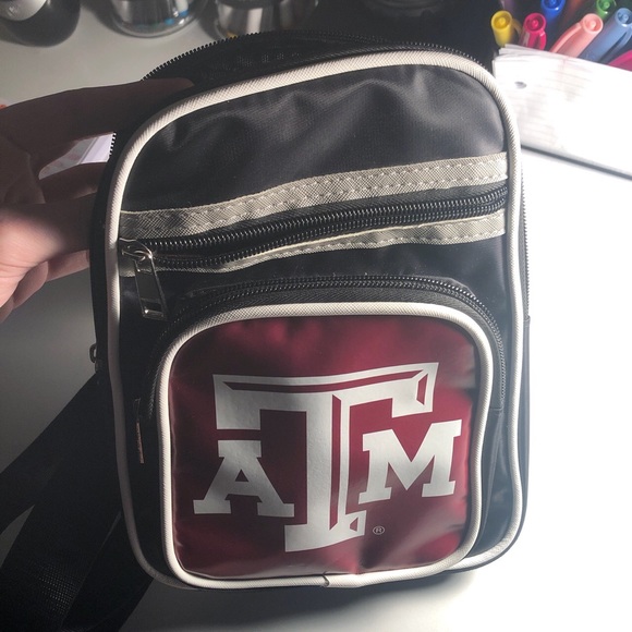 aTm,one-strap,adjustable,4 pocket,shoulder bag - Picture 2 of 3